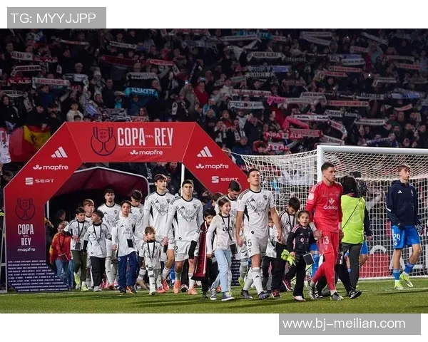 西班牙十大足球俱乐部榜首之战：皇家马德里对阵巴塞罗那